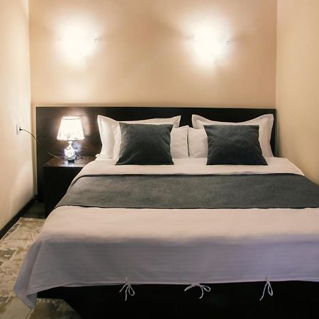 Alplaza Hotel Ust-Kamenogorsk Ngoại thất bức ảnh