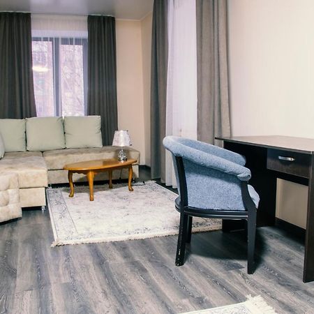 Alplaza Hotel Ust-Kamenogorsk Ngoại thất bức ảnh