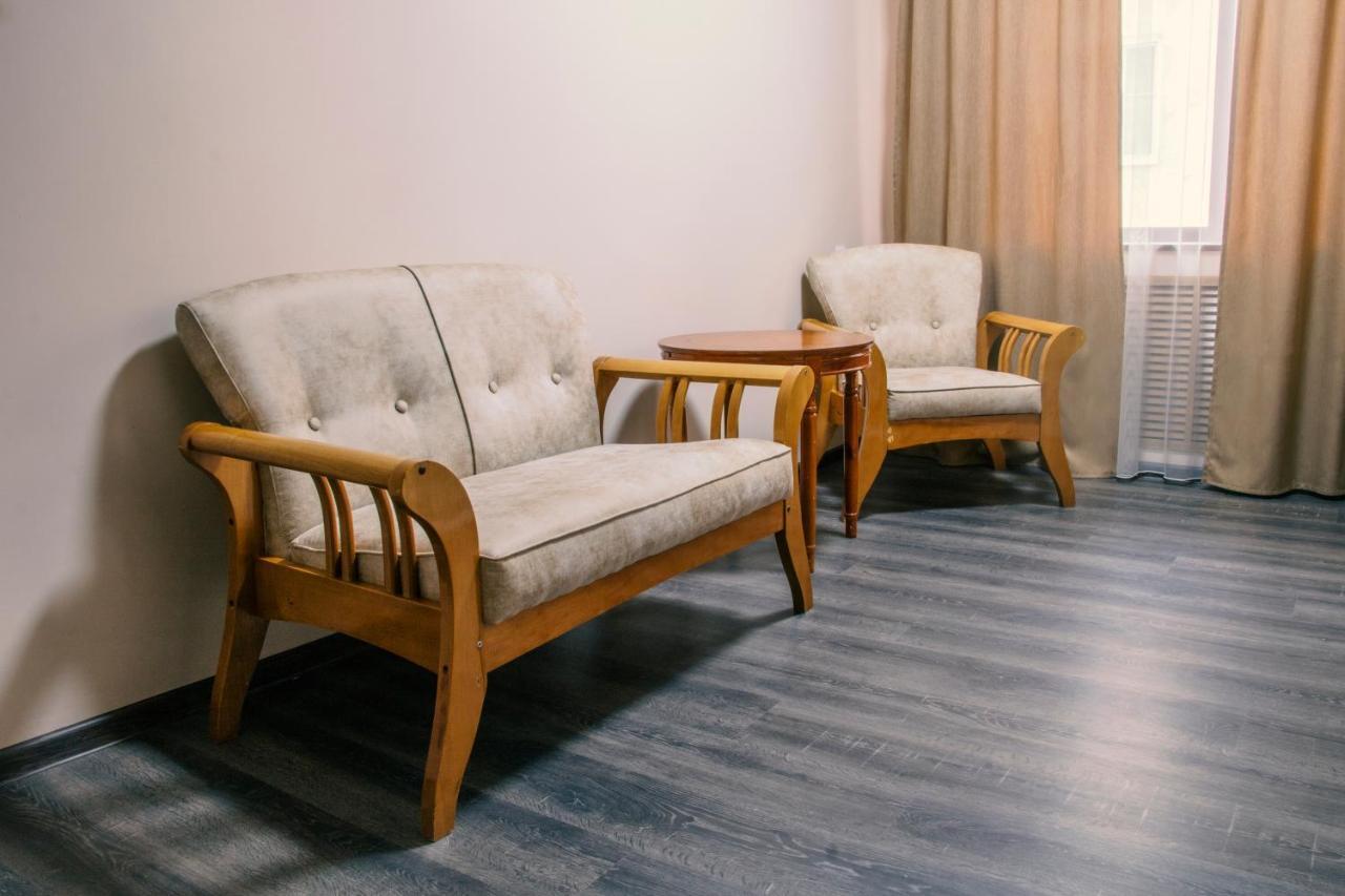 Alplaza Hotel Ust-Kamenogorsk Ngoại thất bức ảnh